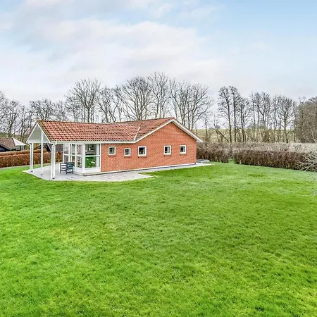 Beautiful In With Sauna, Wifi And 4 Bedrooms Semesterbostad *