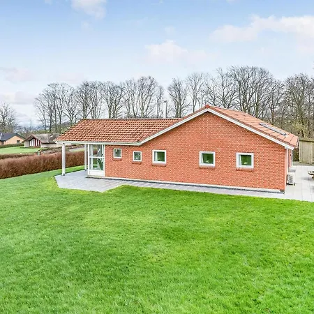 Semesterbostad Beautiful In With Sauna, Wifi And 4 Bedrooms Hejls