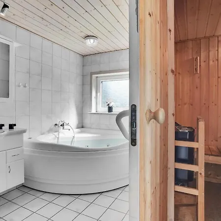 Beautiful In With Sauna, Wifi And 4 Bedrooms Semesterbostad Hejls